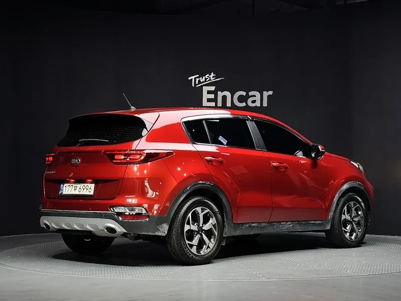 Kia Sportage DIESEL 1.6 2WD TRENDY, снимка 3 - Автомобили и джипове - 55171138
