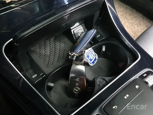 Mercedes-Benz GLC 300 E4MATIC, снимка 9 - Автомобили и джипове - 55531775