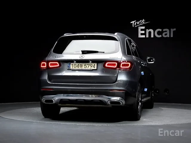 Mercedes-Benz GLC 300 E4MATIC, снимка 4 - Автомобили и джипове - 55531775