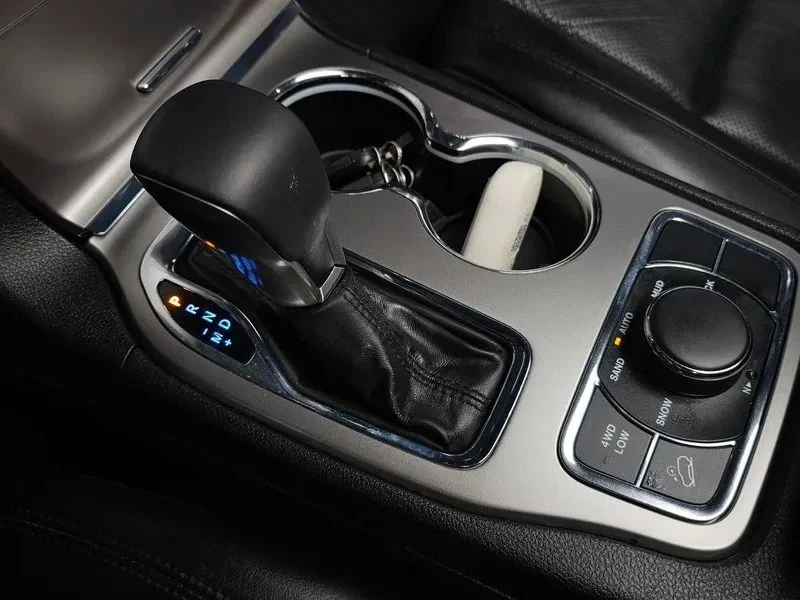 Jeep Grand cherokee, снимка 8 - Автомобили и джипове - 56734358