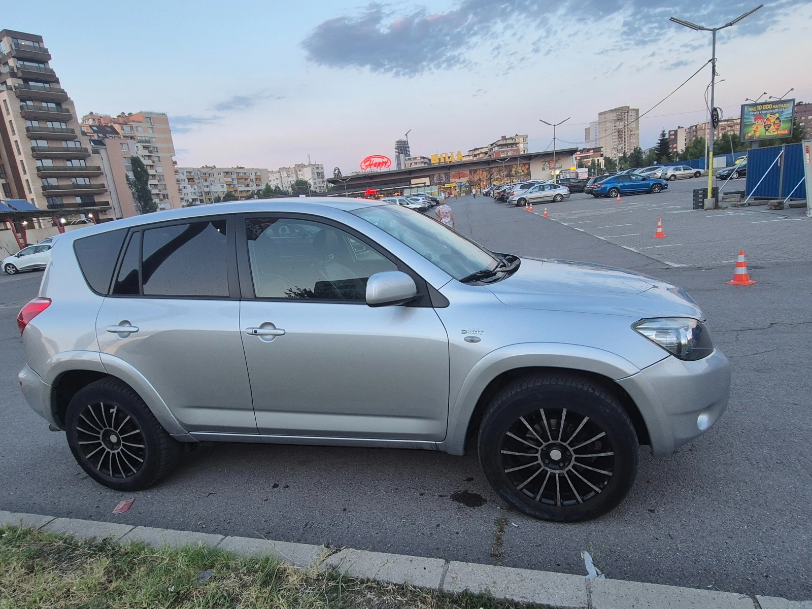 Toyota Rav4 2.2 D-CAT 177 к.с - изображение 5