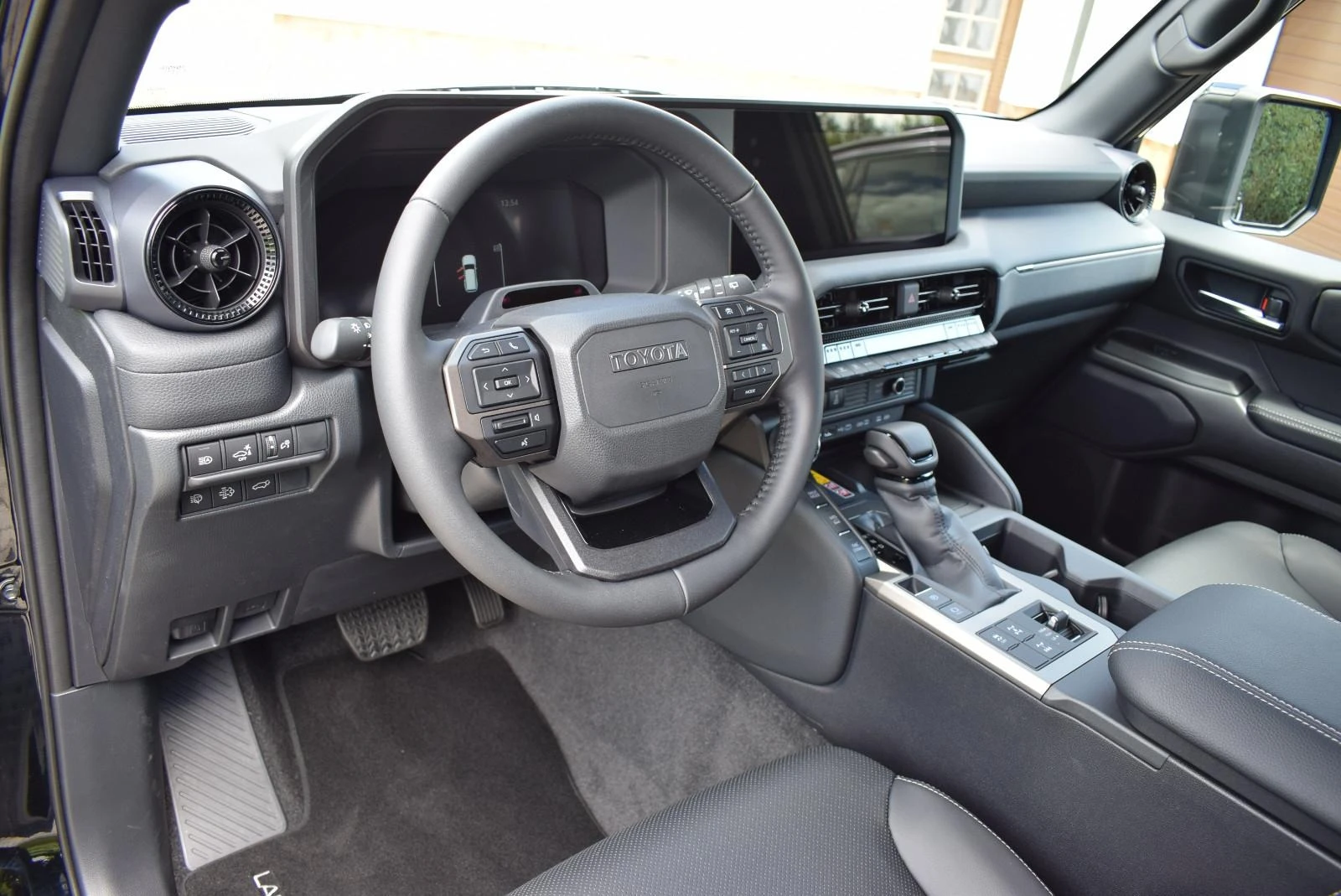 Toyota Land cruiser 250/2.8 D-4D/MILD HYBRID/EXECUTIVE/360/LED - изображение 7