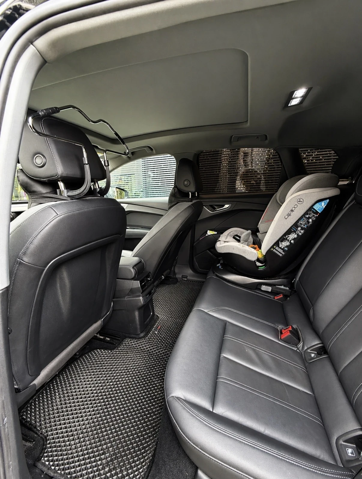 Audi Q4 50 e-tron quattro, снимка 2 - Автомобили и джипове - 54360334