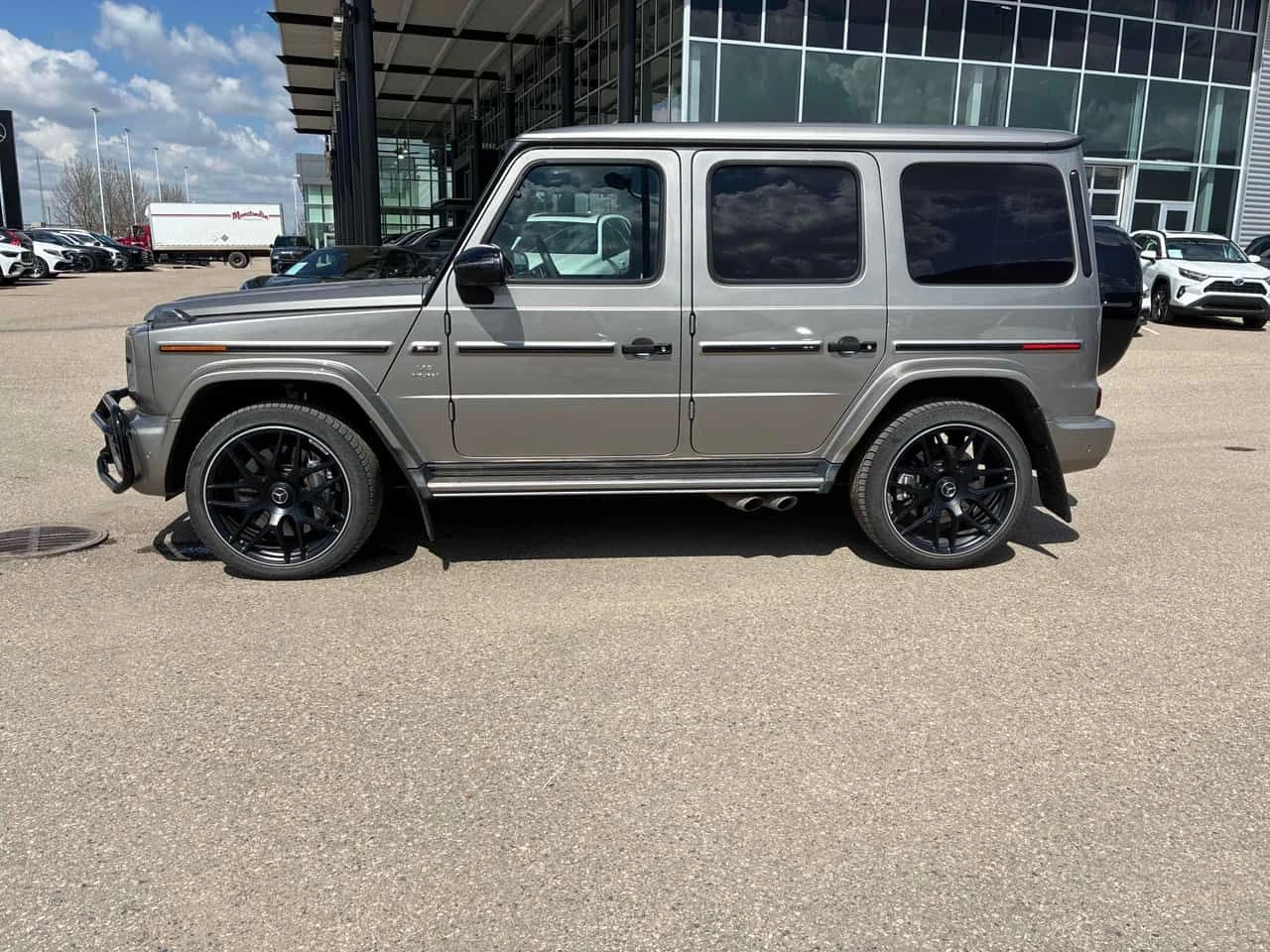 Mercedes-Benz G 63 AMG * CARFAX * АВТОКРЕДИТ БЕЗ ПЪРВОНАЧАЛНА ВНОСКА, снимка 4 - Автомобили и джипове - 54710286