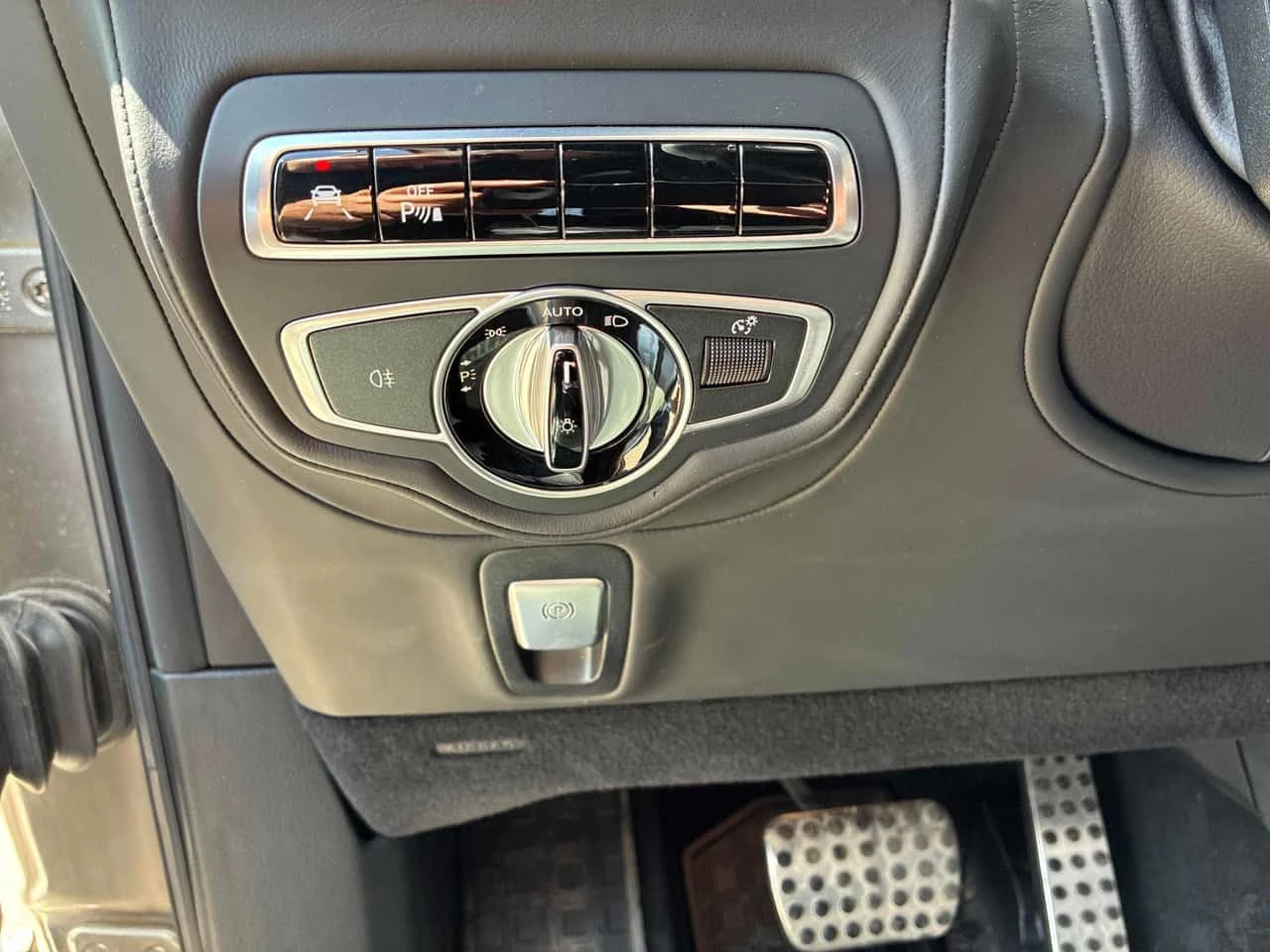 Mercedes-Benz G 63 AMG * CARFAX * АВТОКРЕДИТ БЕЗ ПЪРВОНАЧАЛНА ВНОСКА, снимка 15 - Автомобили и джипове - 54710286