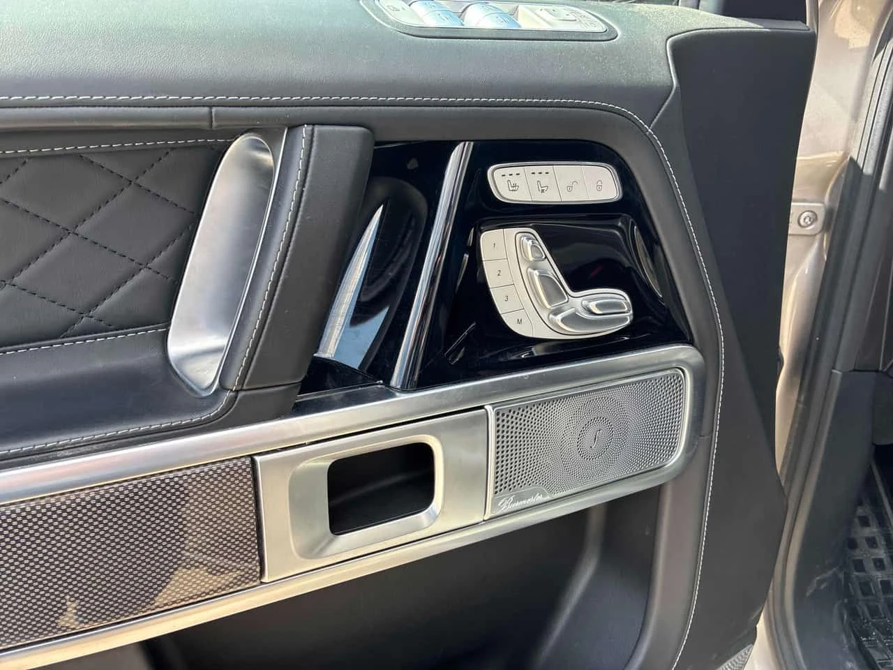 Mercedes-Benz G 63 AMG * CARFAX * АВТОКРЕДИТ БЕЗ ПЪРВОНАЧАЛНА ВНОСКА, снимка 14 - Автомобили и джипове - 54710286