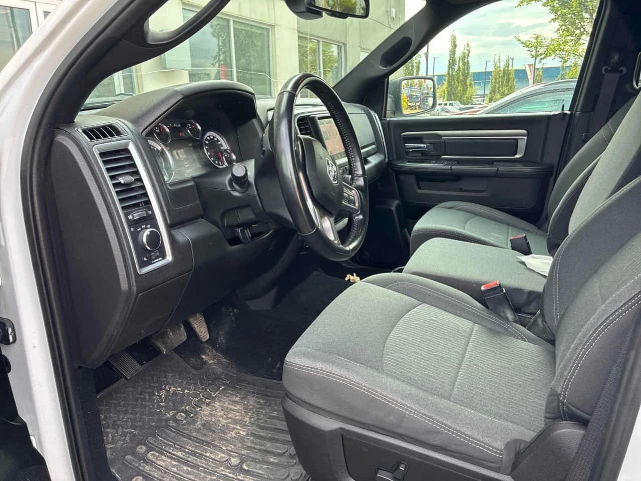 Dodge RAM 1500 * WARLOCK * 5.7 HEMI * CARFAX * , снимка 7 - Автомобили и джипове - 56365338