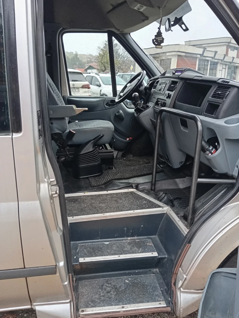 Ford Transit 2.2 TDCI 110kc, снимка 9 - Бусове и автобуси - 53514397