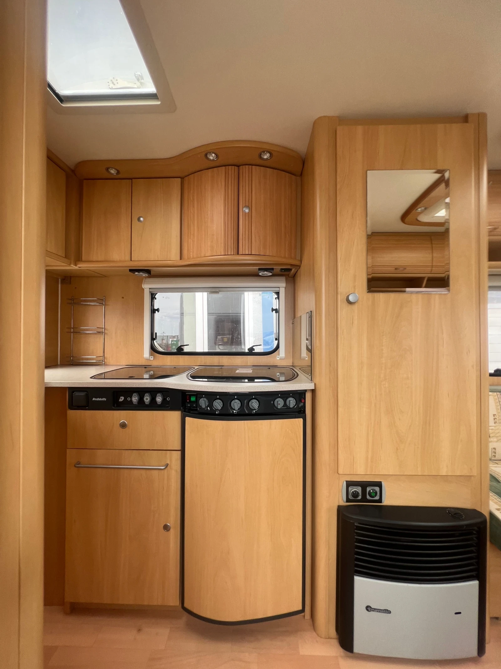 �������� Dethleffs Camper / 2006�. | Mobile.bg � ����������� 12