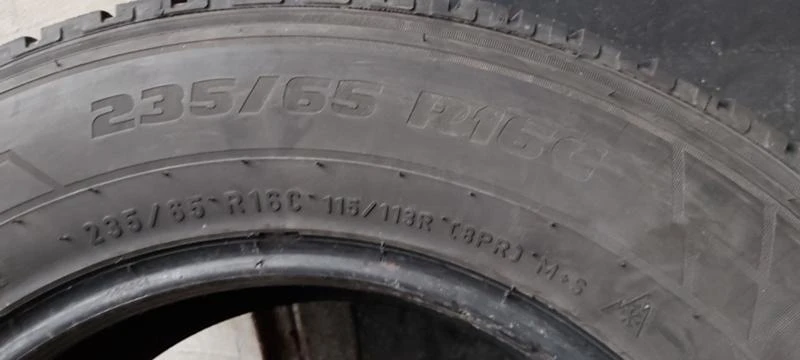 Гуми Зимни 235/65R16, снимка 7 - Гуми и джанти - 30949085