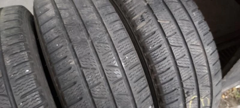 Гуми Зимни 235/65R16, снимка 3 - Гуми и джанти - 30949085