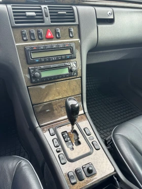 Mercedes-Benz E 220, снимка 7 - Автомобили и джипове - 53610930
