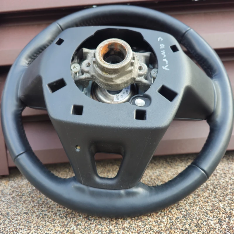 Toyota Camry 2.5, снимка 2 - Автомобили и джипове - 51161186