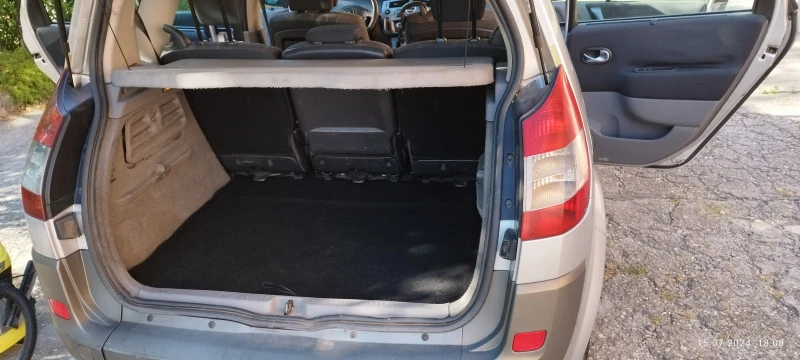 Renault Scenic, снимка 13 - Автомобили и джипове - 47512779