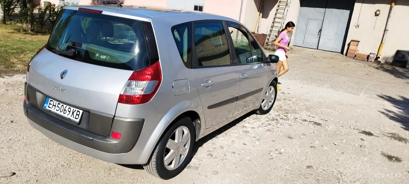 Renault Scenic, снимка 4 - Автомобили и джипове - 47512779