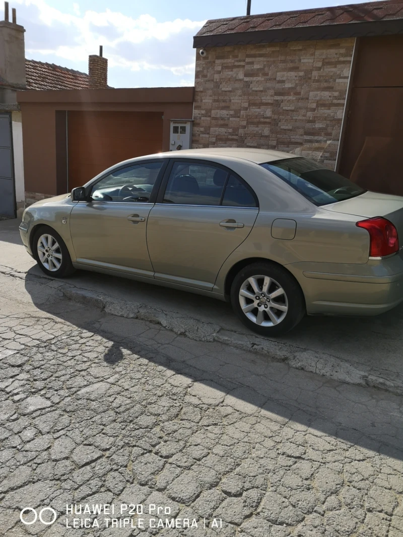 Toyota Avensis 2.0 D4D, снимка 2 - Автомобили и джипове - 46942162