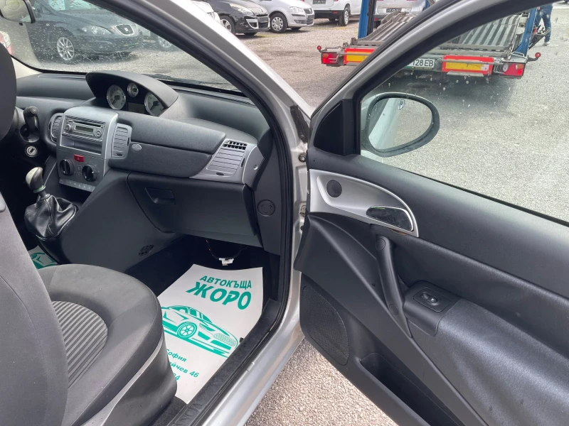 Lancia Ypsilon 1.2 BENZIN, снимка 9 - Автомобили и джипове - 50566135