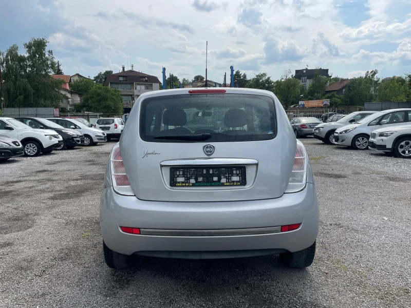 Lancia Ypsilon 1.2 BENZIN, снимка 4 - Автомобили и джипове - 50566135