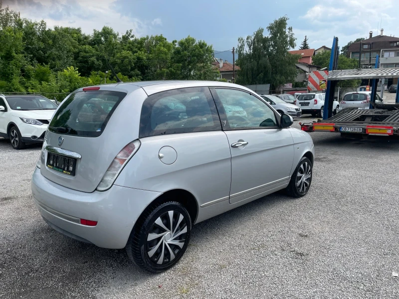 Lancia Ypsilon 1.2 BENZIN, снимка 5 - Автомобили и джипове - 50566135