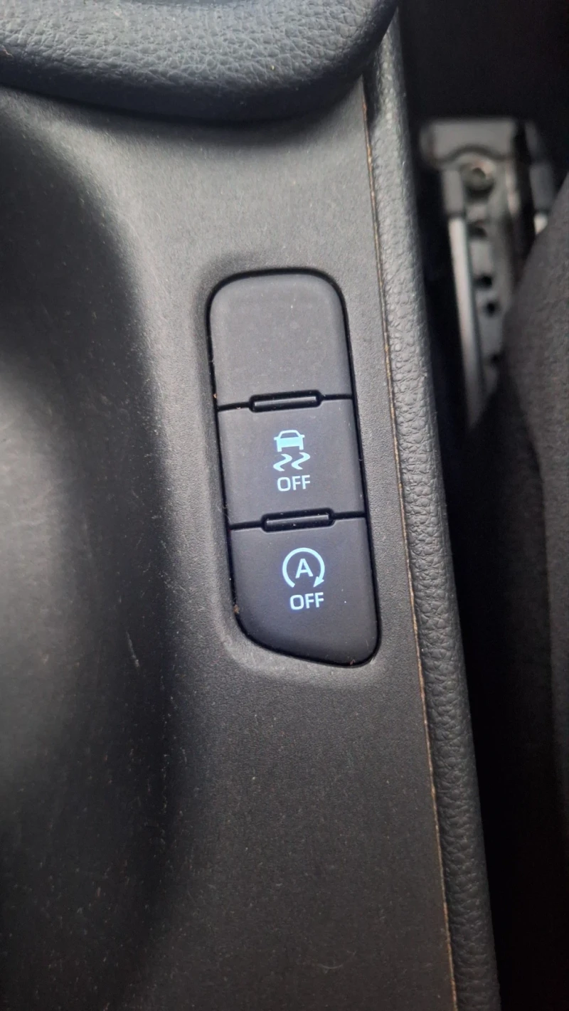 Toyota Yaris, снимка 13 - Автомобили и джипове - 52496326