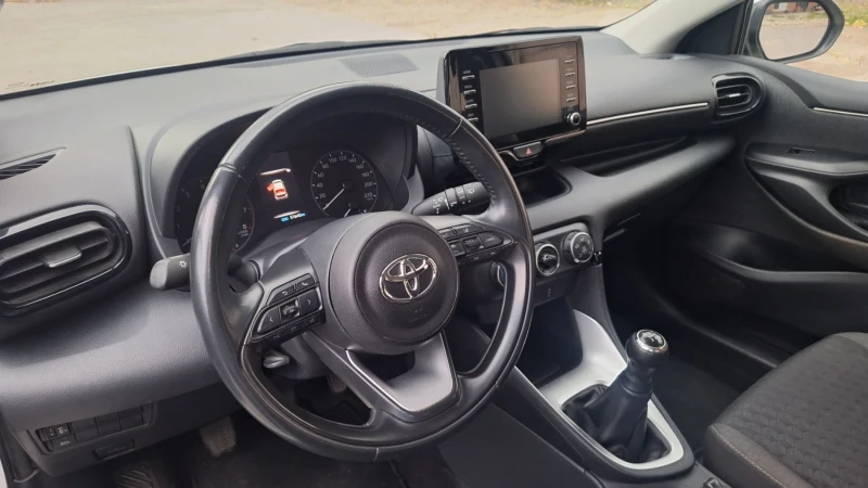 Toyota Yaris, снимка 8 - Автомобили и джипове - 52496326
