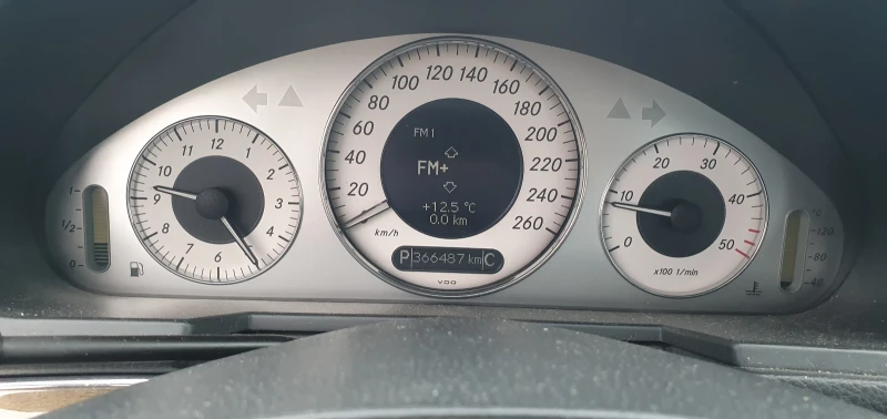 Mercedes-Benz E 220 Mercedes Benz w211 C220, снимка 9 - Автомобили и джипове - 52085220