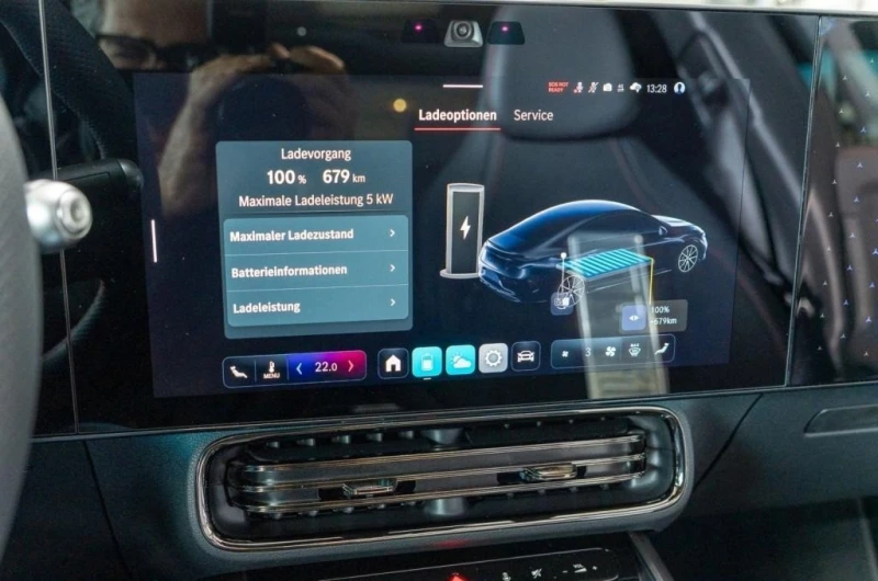 Mercedes-Benz CLA 350 EQ 4-MATIC AMG PANORAMA 360 NIGHT, снимка 11 - Автомобили и джипове - 52406550