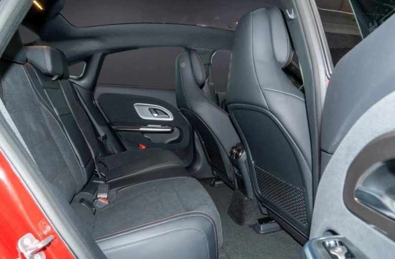 Mercedes-Benz CLA 350 EQ 4-MATIC AMG PANORAMA 360 NIGHT, снимка 15 - Автомобили и джипове - 52406550