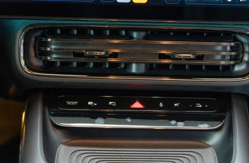 Mercedes-Benz CLA 350 EQ 4-MATIC AMG PANORAMA 360 NIGHT, снимка 12 - Автомобили и джипове - 52406550