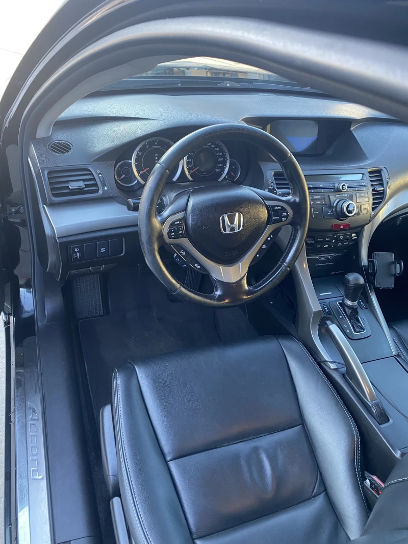 Honda Accord 2.2 I-DTEC, снимка 7 - Автомобили и джипове - 52910479