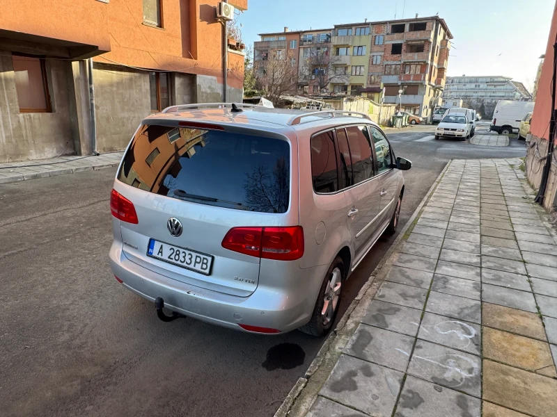 VW Touran, снимка 4 - Автомобили и джипове - 52976011