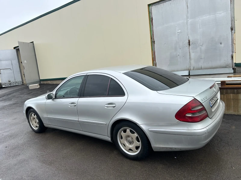 Mercedes-Benz E 270, снимка 3 - Автомобили и джипове - 53243681