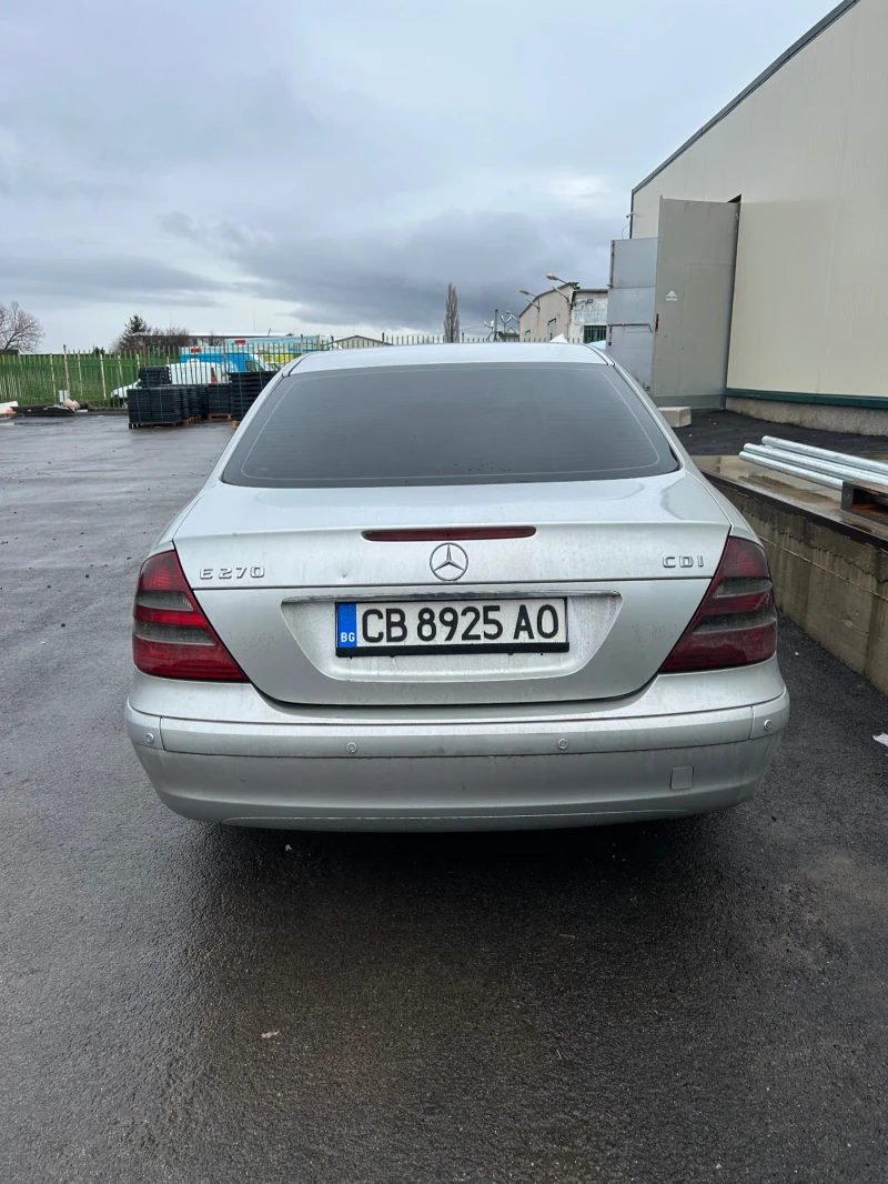 Mercedes-Benz E 270, снимка 2 - Автомобили и джипове - 53243681