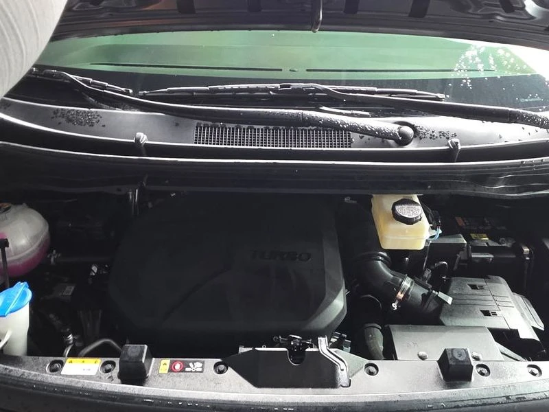 Hyundai Staria 2.2 Automatic, снимка 6 - Автомобили и джипове - 55949589