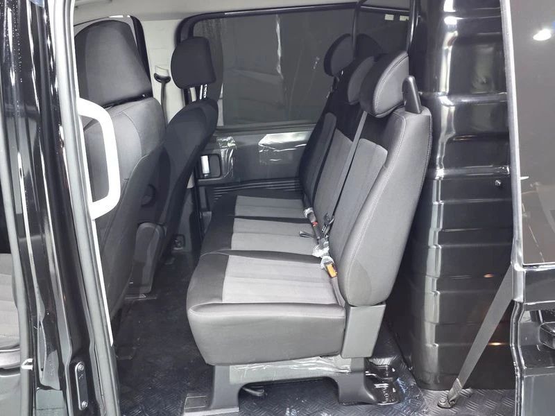 Hyundai Staria 2.2 Automatic, снимка 12 - Автомобили и джипове - 55949589