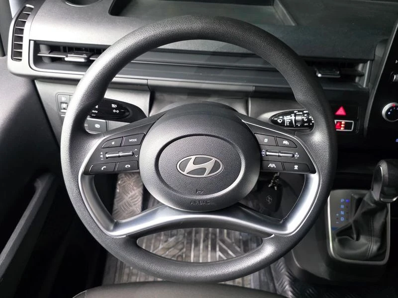 Hyundai Staria 2.2 Automatic, снимка 14 - Автомобили и джипове - 55949589