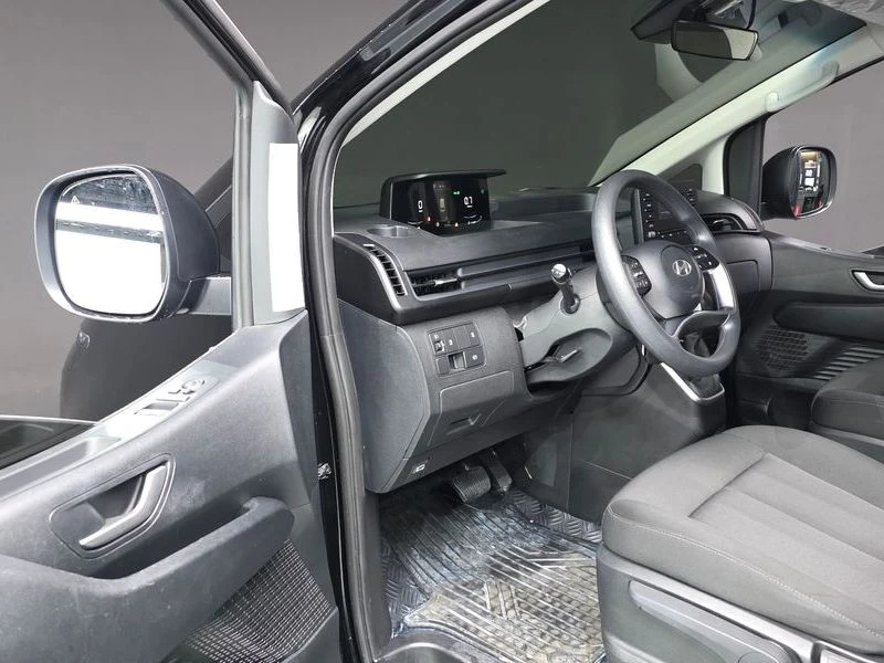 Hyundai Staria 2.2 Automatic, снимка 10 - Автомобили и джипове - 55949589