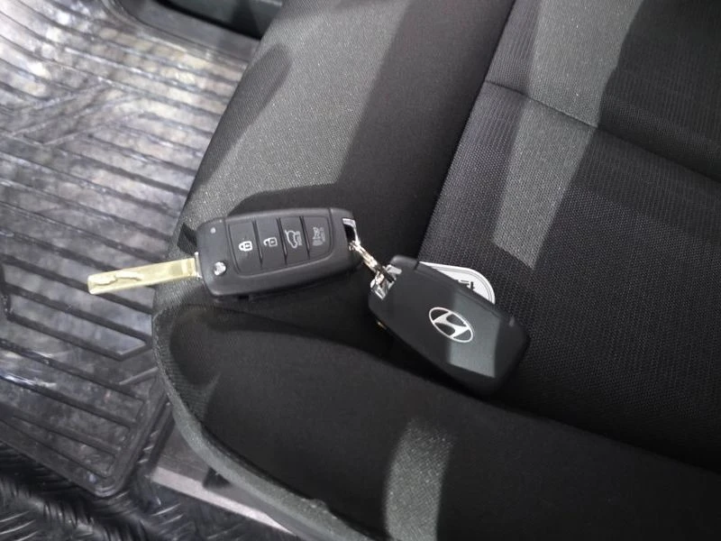 Hyundai Staria 2.2 Automatic, снимка 16 - Автомобили и джипове - 55949589