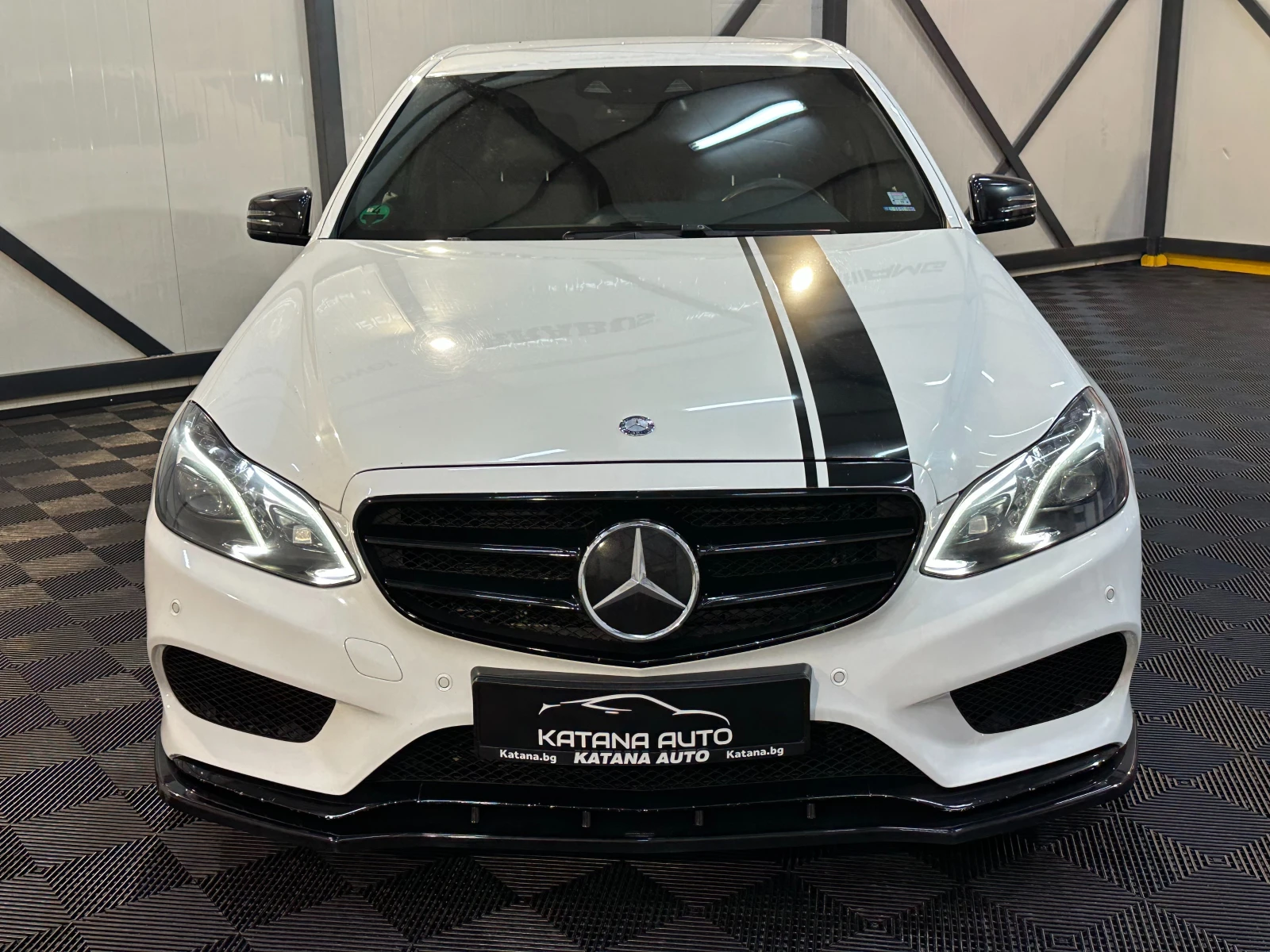 Mercedes-Benz E 500 AMG* 4MATIC * DISTR * ПОДГРЕВ, снимка 5 - Автомобили и джипове - 47684323
