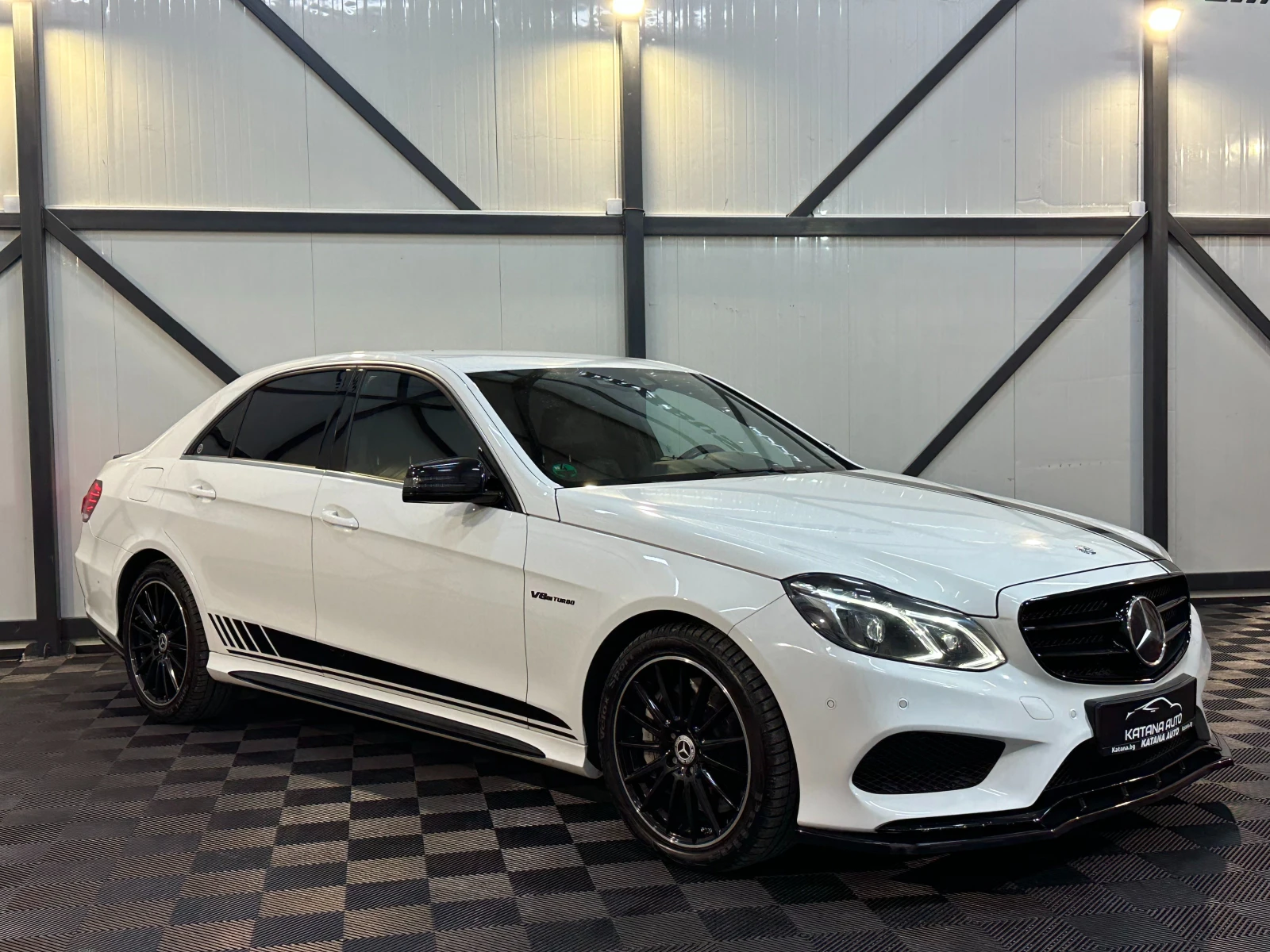 Mercedes-Benz E 500 AMG* 4MATIC * DISTR * ПОДГРЕВ, снимка 2 - Автомобили и джипове - 47684323