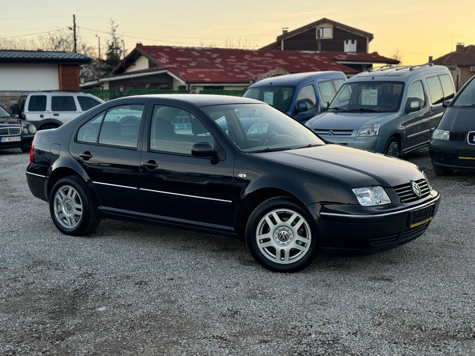 VW Bora 1.6i 105кс КЛИМАТИК 05г - изображение 7