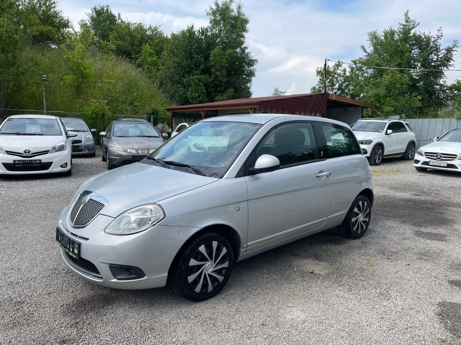 Lancia Ypsilon 1.2 BENZIN - изображение 2