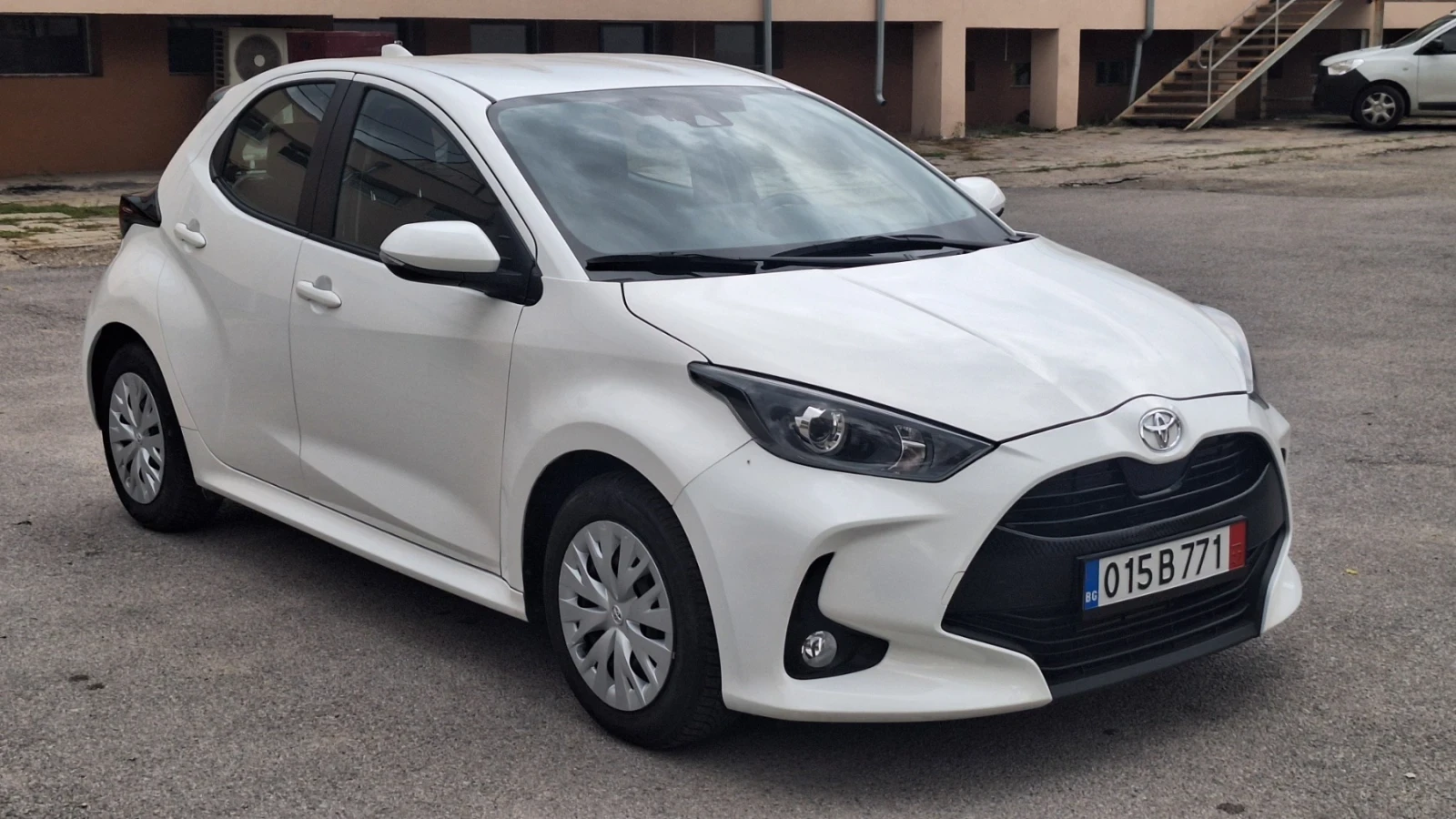 Toyota Yaris  - изображение 3