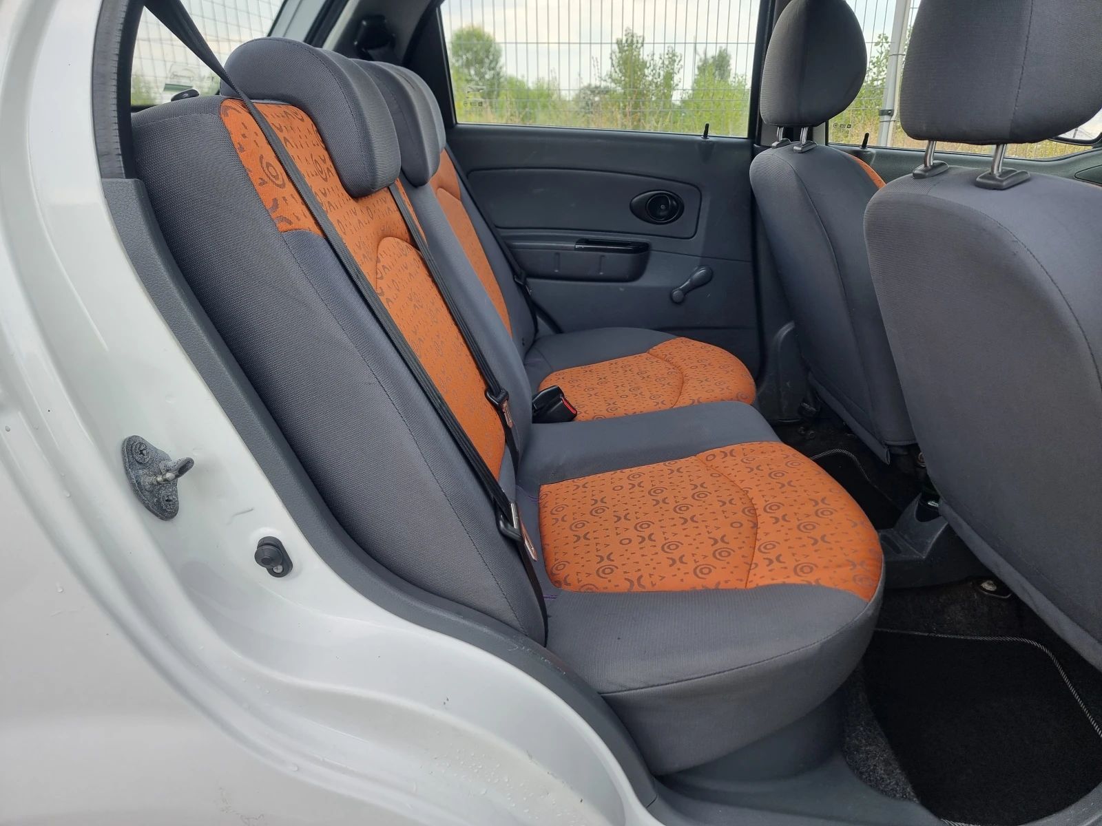 Chevrolet Spark 0.8i ГАЗ КЛИМАТИК - изображение 7