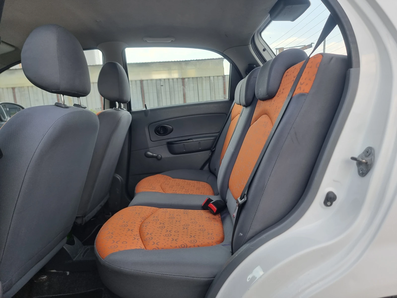 Chevrolet Spark 0.8i ГАЗ КЛИМАТИК - изображение 6