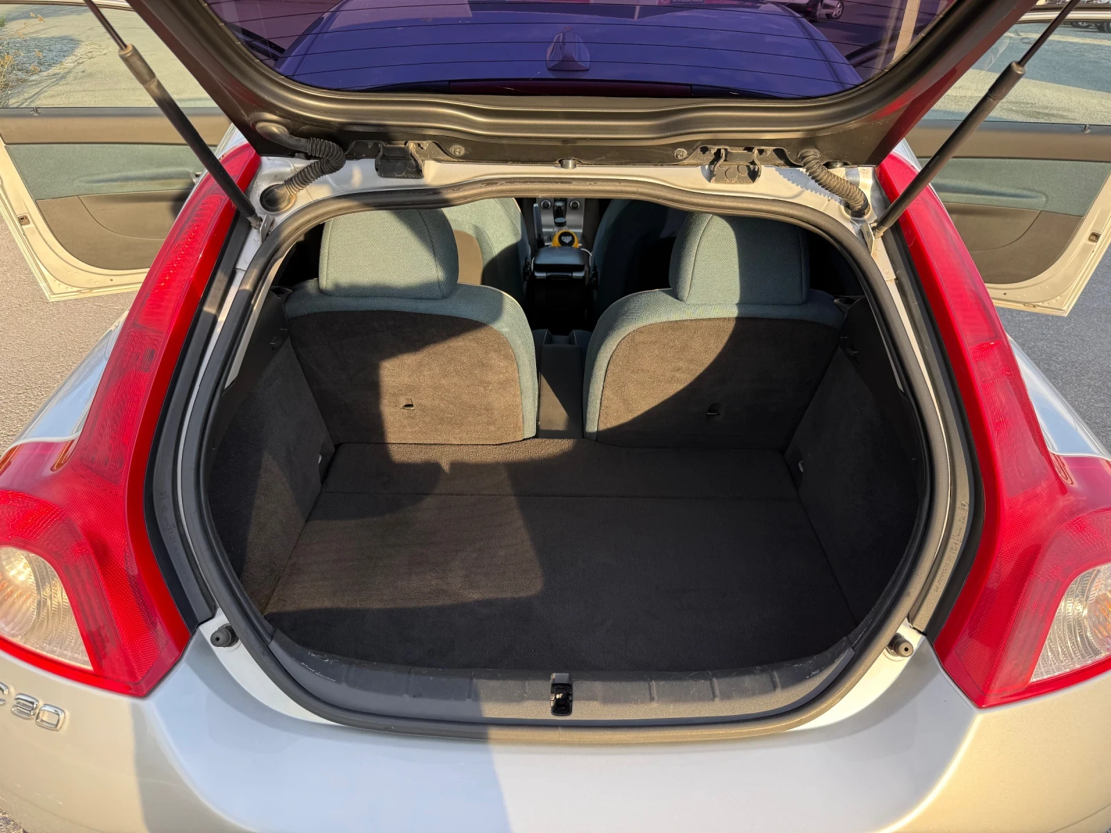 Volvo C30 1.8 бензин  - изображение 8