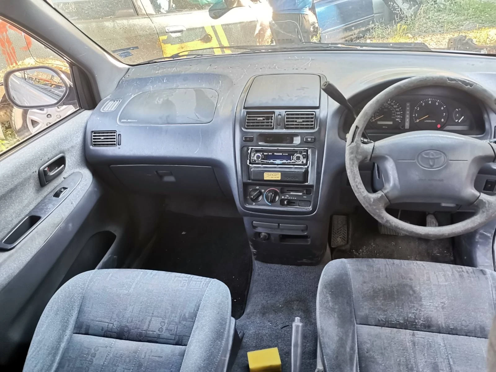 Toyota Picnic 2.0i - изображение 7