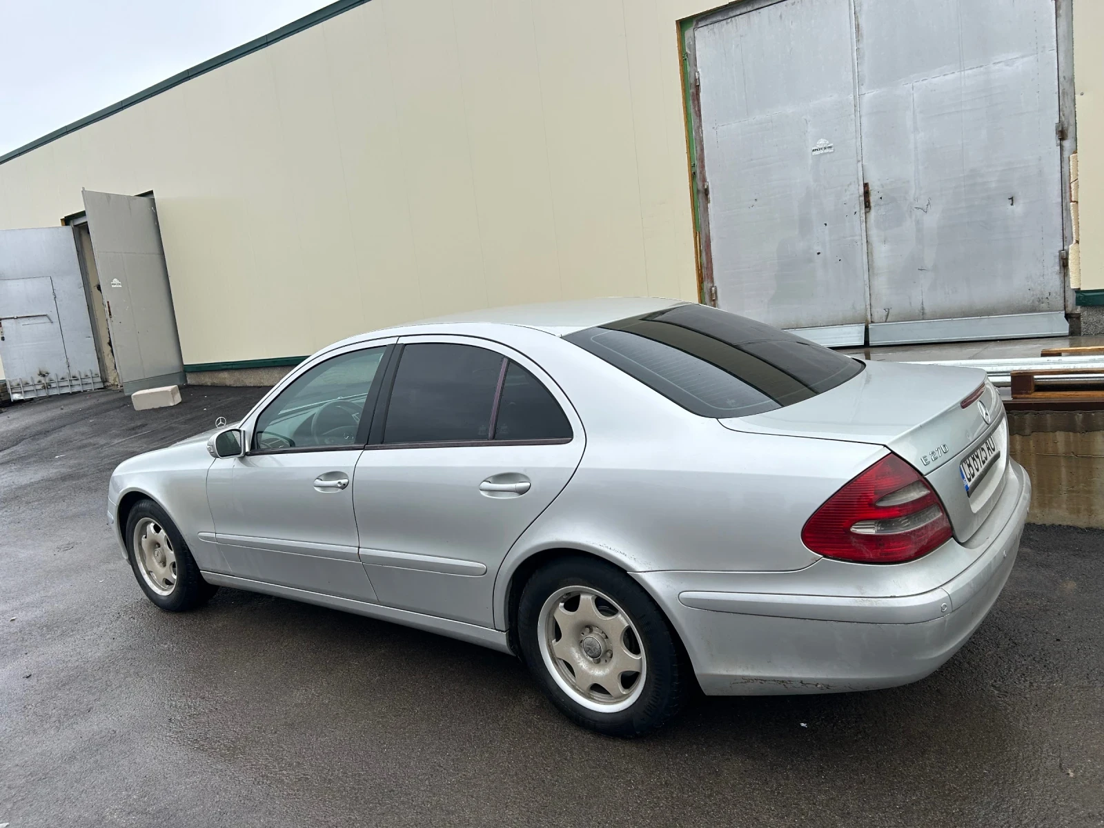 Mercedes-Benz E 270  - изображение 3