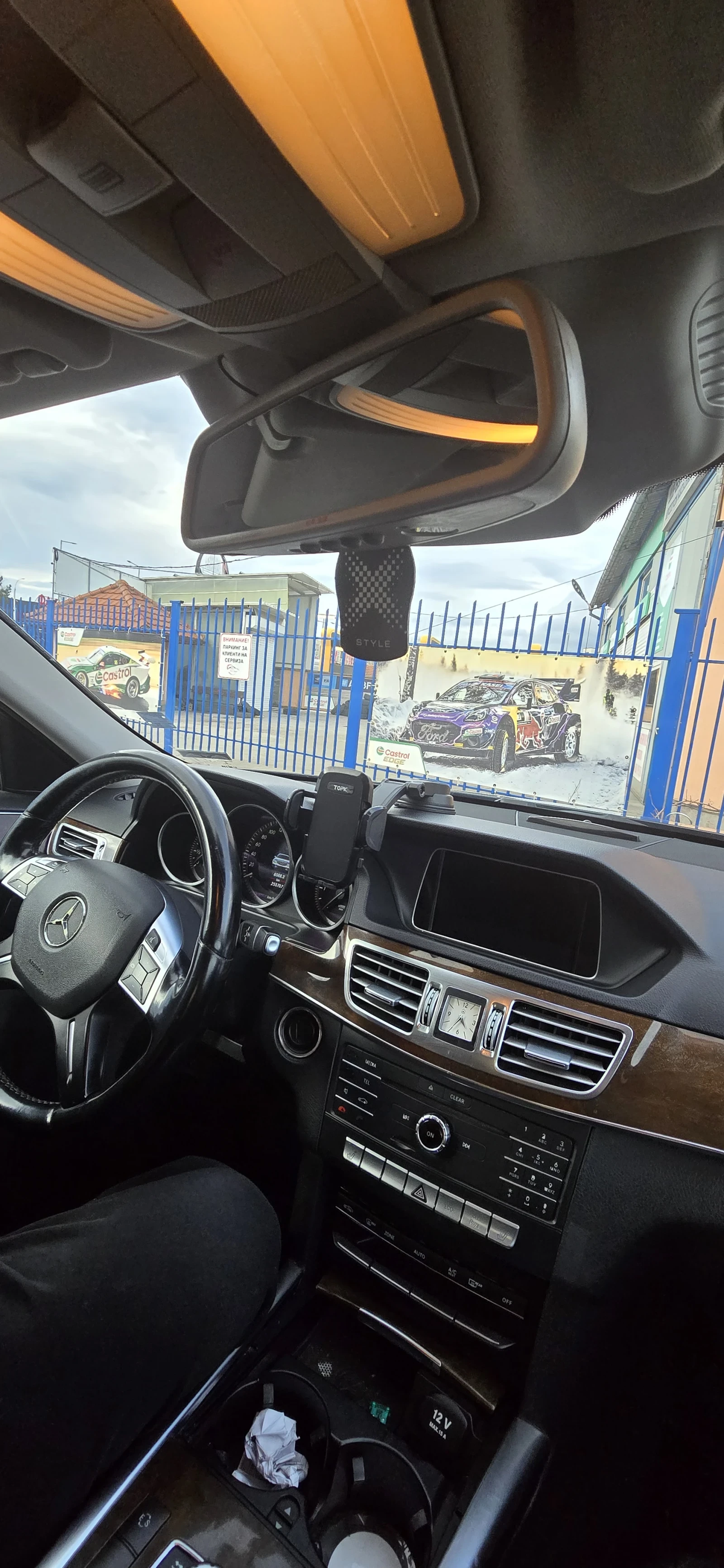 Mercedes-Benz E 220  - изображение 3