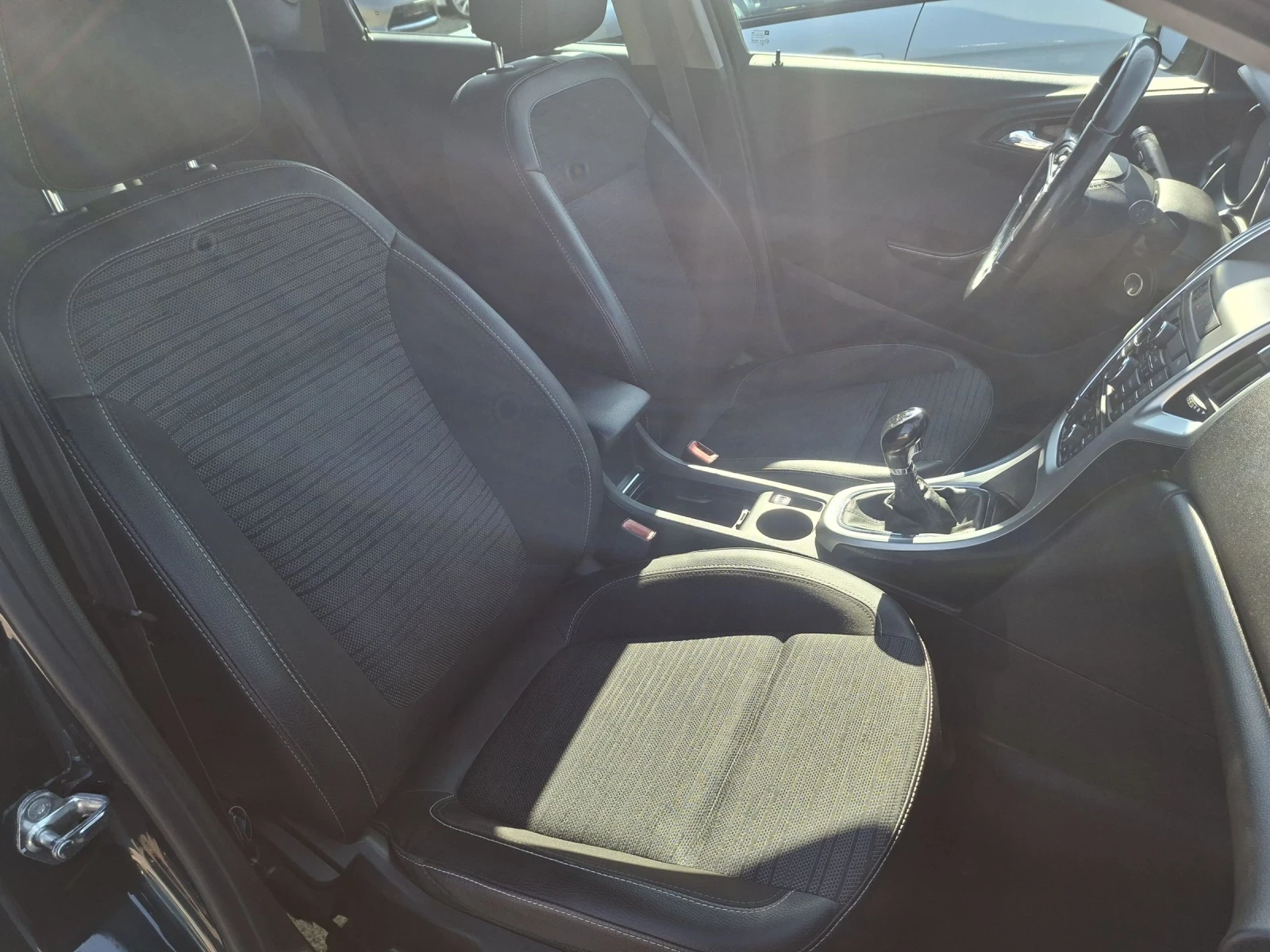 Opel Astra КАТО НОВА, FACELIFT, COSMO-LIMITED EDITION - изображение 9